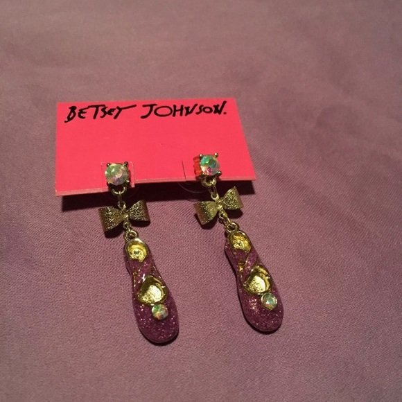 Betsey Johnson Ballet Slipper Earrings! NWT! - Picture 2 of 3